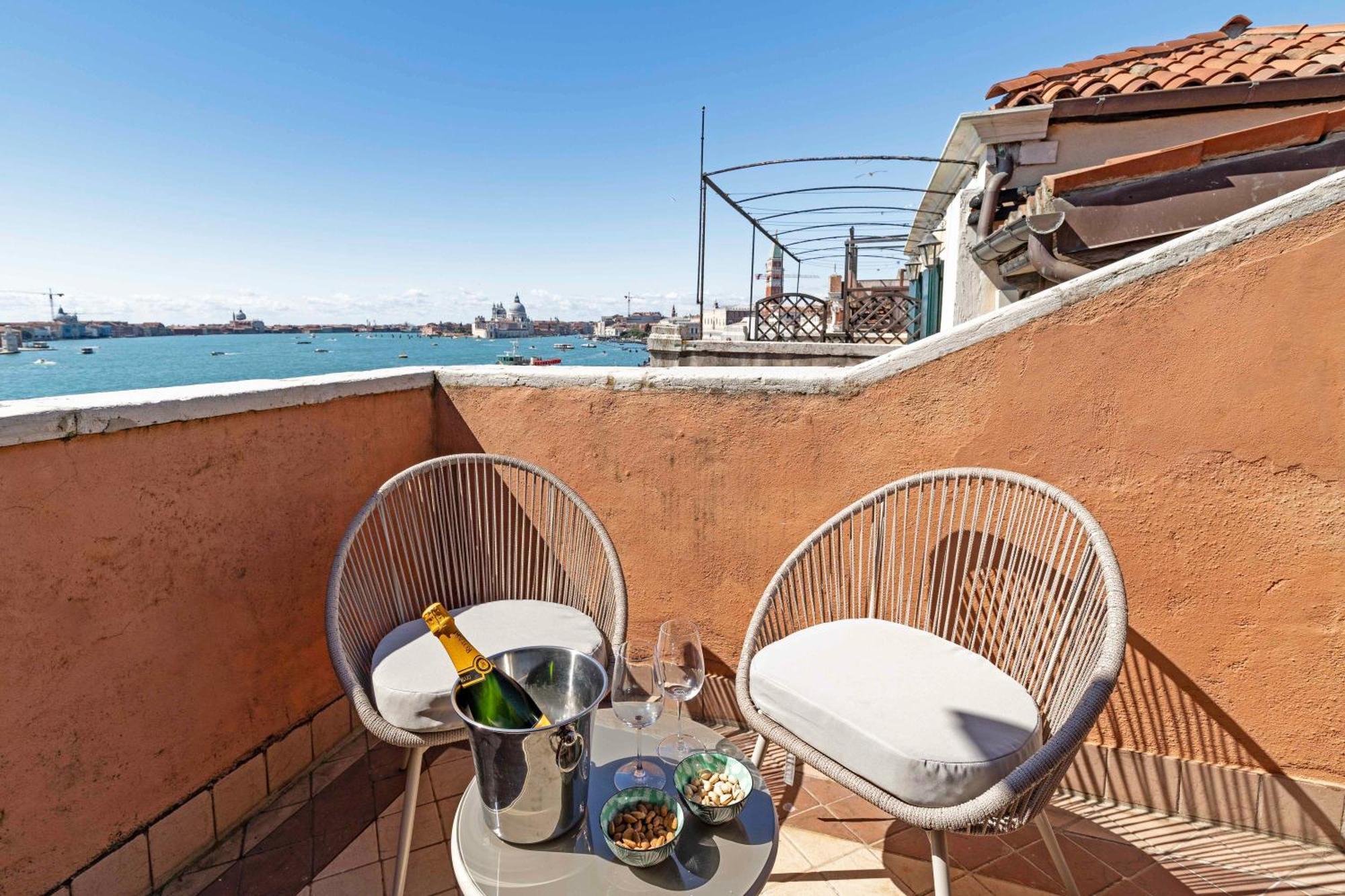 San Giorgio View With Terrace R&r Apartment